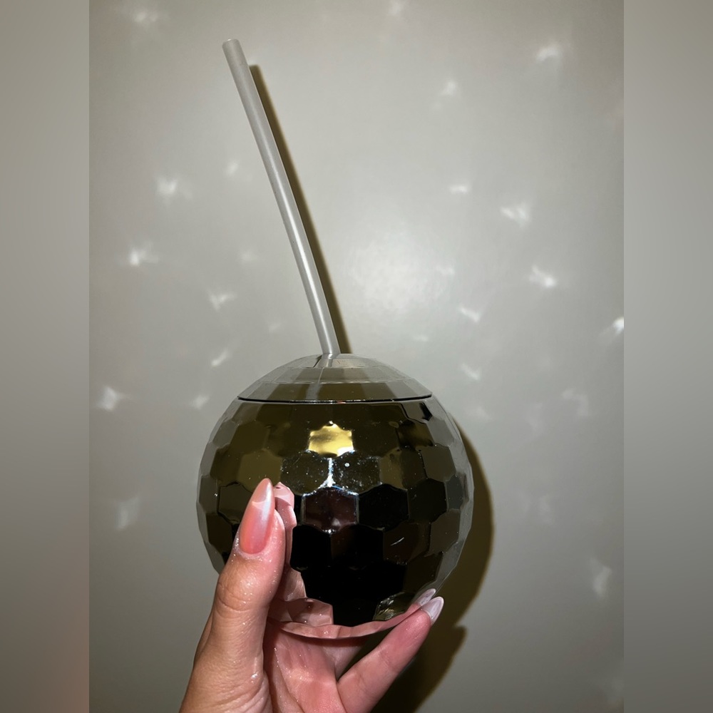 Disco cups and straws
